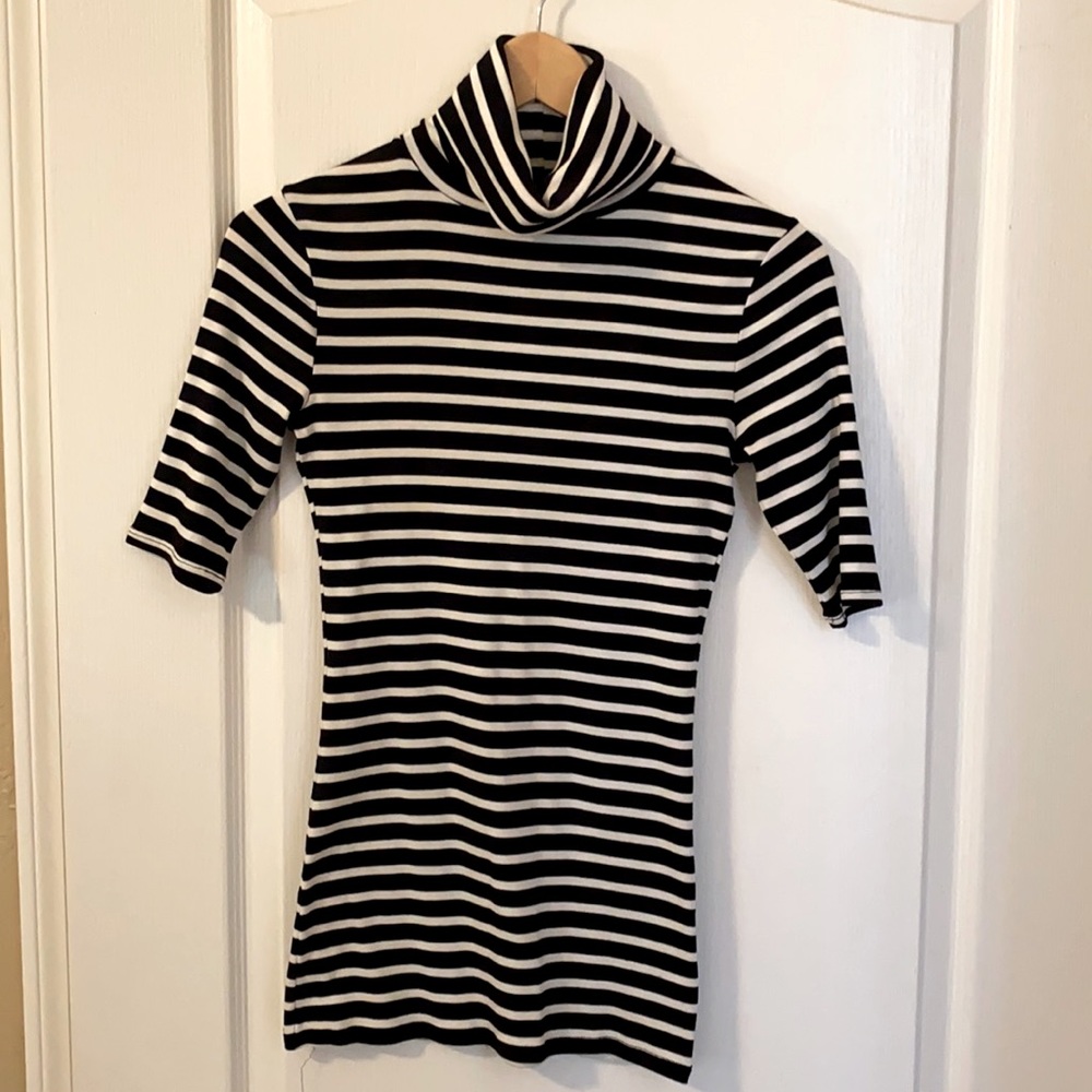 2 Black/White Merona Short Sleeve Turtle Neck